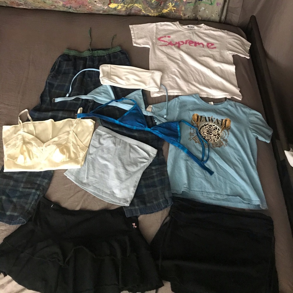 Random clothes - Picture 2 of 7